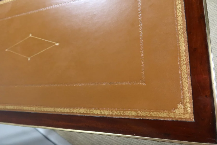 MESA DE JUEGO DE FINALES DEL SIGLO XVIII