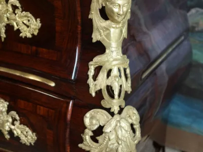 CÓMODA DE LA ÉPOCA DE LA REGENCIA FRANCESA