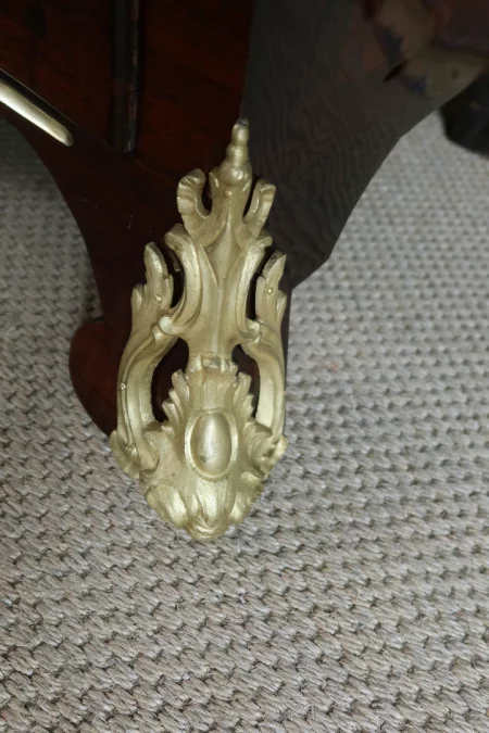 CÓMODA DE LA ÉPOCA DE LA REGENCIA FRANCESA