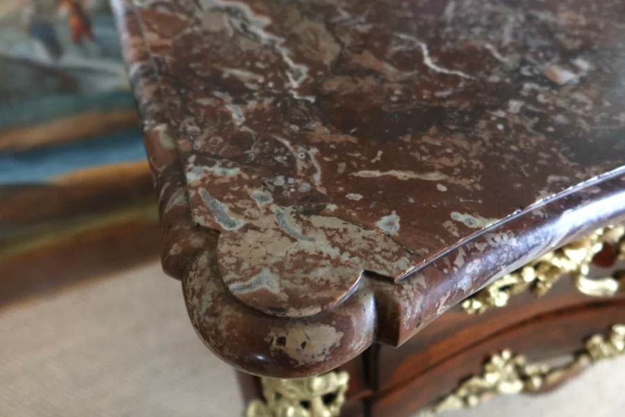 CÓMODA DE LA ÉPOCA DE LA REGENCIA FRANCESA