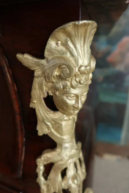 CÓMODA DE LA ÉPOCA DE LA REGENCIA FRANCESA