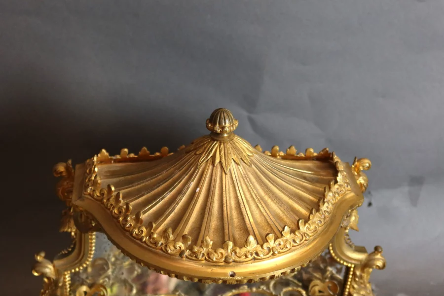 CAJA DECANTADORA DEL PERIODO DE NAPOLEÓN III