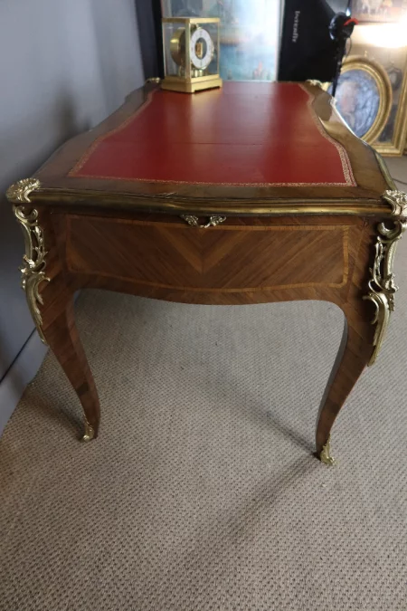 ESCRITORIO ESTILO LUIS XV