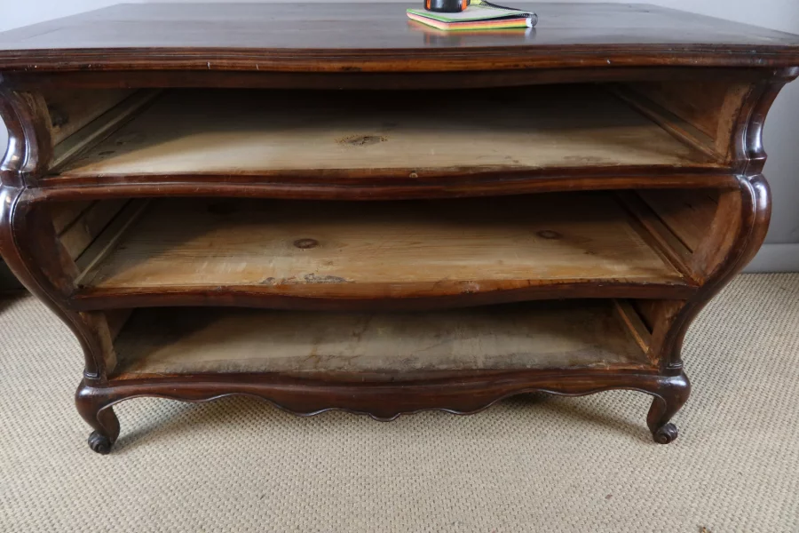 CÓMODA FRANCESA DEL SIGLO XVIII