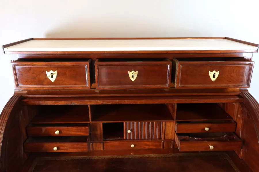 ESCRITORIO CON TAPA CILINDRICA ESTILO LUIS XVI