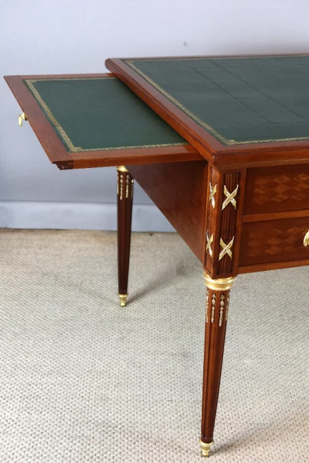 ESCRITORIO ESTILO LUIS XVI