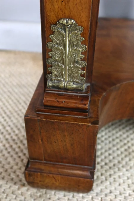 MESA DE CONSOLA DE LA ÉPOCA DE LA RESTAURACIÓN FRANCESA