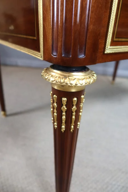 ESCRITORIO ESTILO LUIS XVI