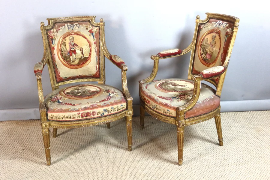 PAREJA DE SILLONES ESTILO LUIS XVI