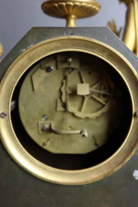 RELOJ DE BRONCE DORADO