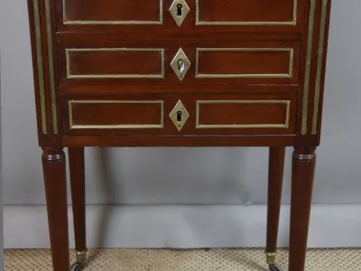 MESITA DE NOCHE ESTILO LUIS XVI