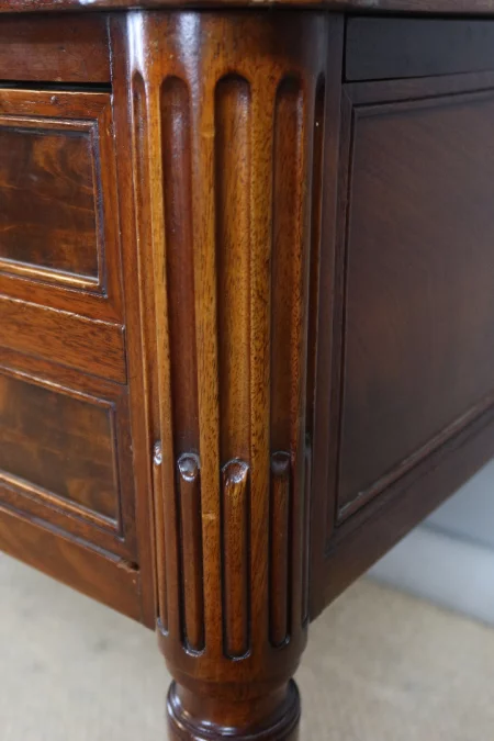 ESCRITORIO ESTILO LUIS XVI