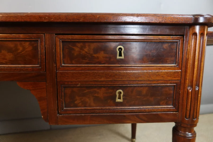 ESCRITORIO ESTILO LUIS XVI