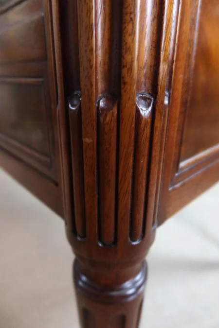 ESCRITORIO ESTILO LUIS XVI