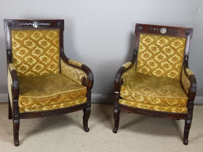 PAR DE SILLONES DE ESTILO IMPERIO FRANCÉS