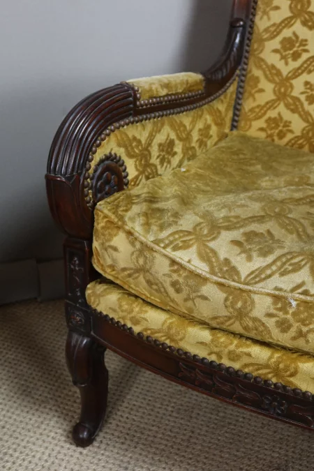 PAR DE SILLONES DE ESTILO IMPERIO FRANCÉS