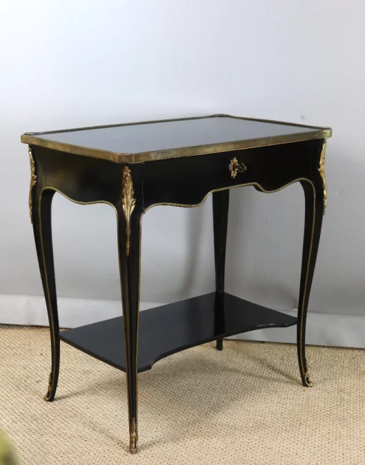 MESA AUXILIAR ESTILO LUIS XV