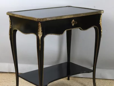 MESA AUXILIAR ESTILO LUIS XV