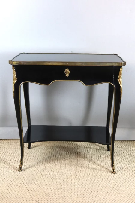 MESA AUXILIAR ESTILO LUIS XV