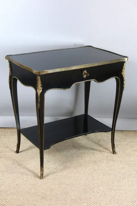 MESA AUXILIAR ESTILO LUIS XV