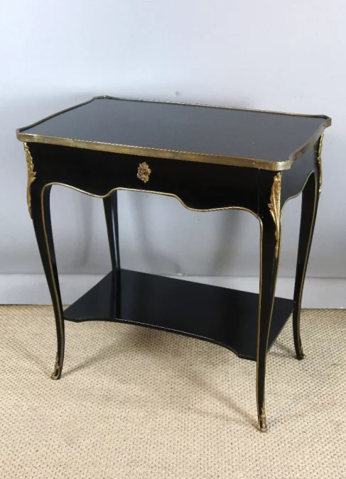 MESA AUXILIAR ESTILO LUIS XV