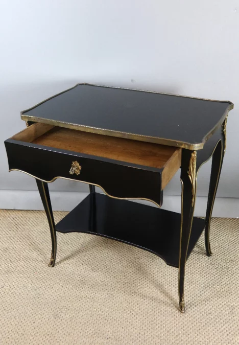 MESA AUXILIAR ESTILO LUIS XV