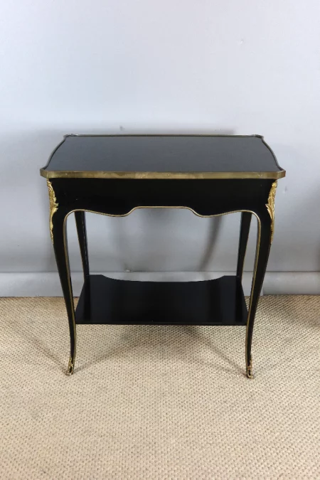 MESA AUXILIAR ESTILO LUIS XV