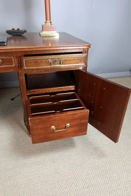 ESCRITORIO ESTILO LUIS XVI