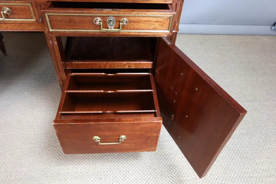 ESCRITORIO ESTILO LUIS XVI