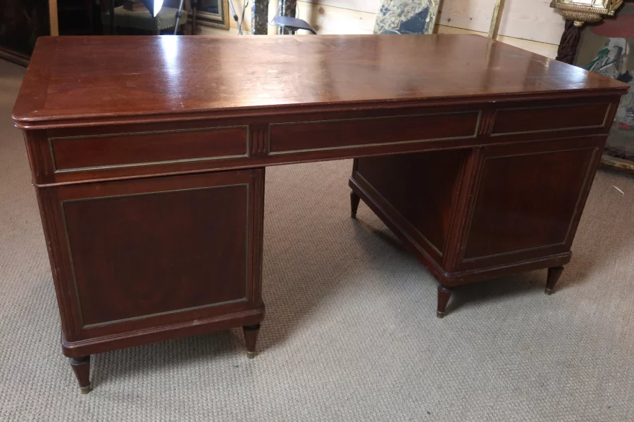 ESCRITORIO ESTILO LUIS XVI