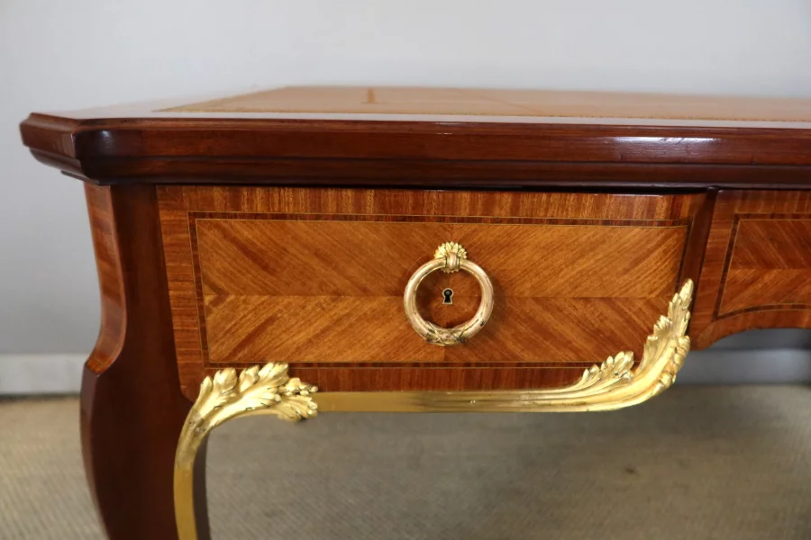 ESCRITORIO ESTILO LUIS XV