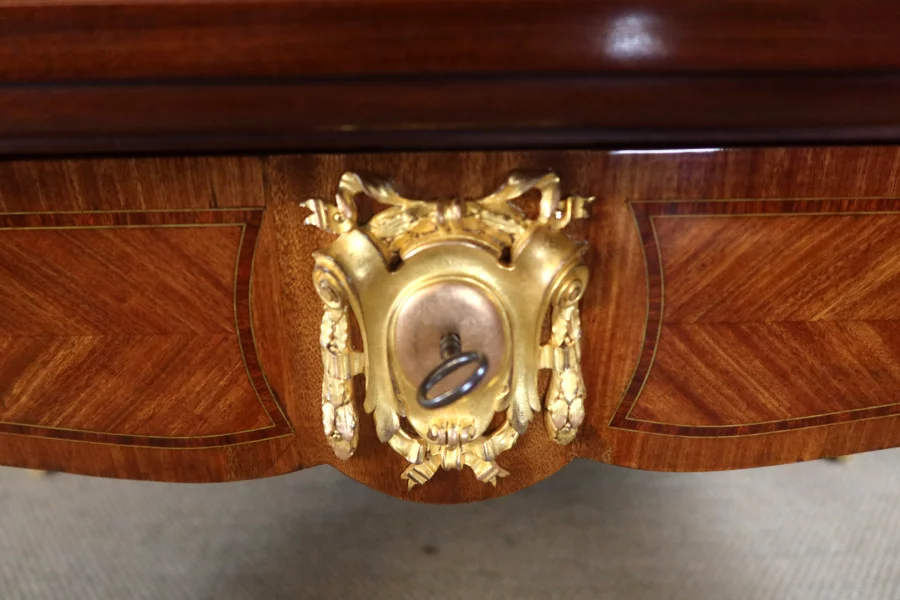 ESCRITORIO ESTILO LUIS XV