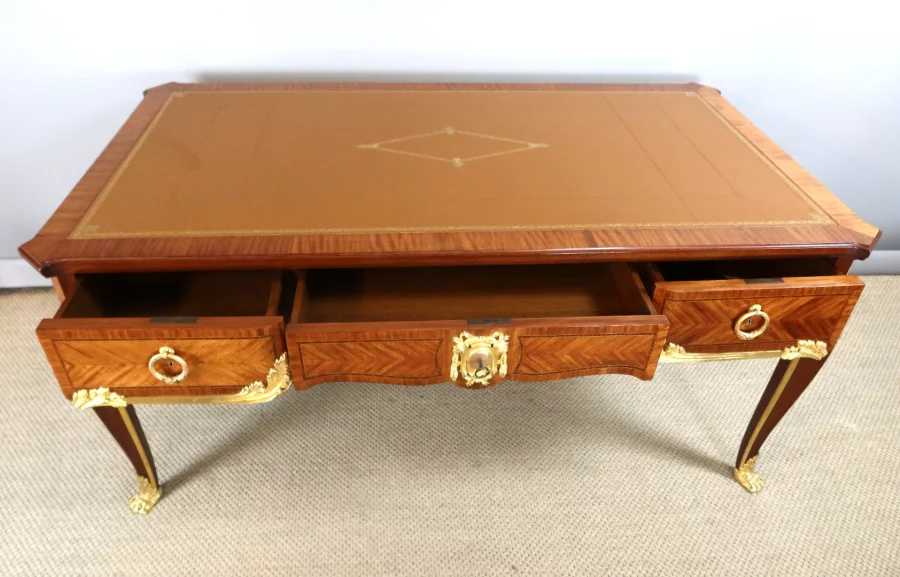 ESCRITORIO ESTILO LUIS XV