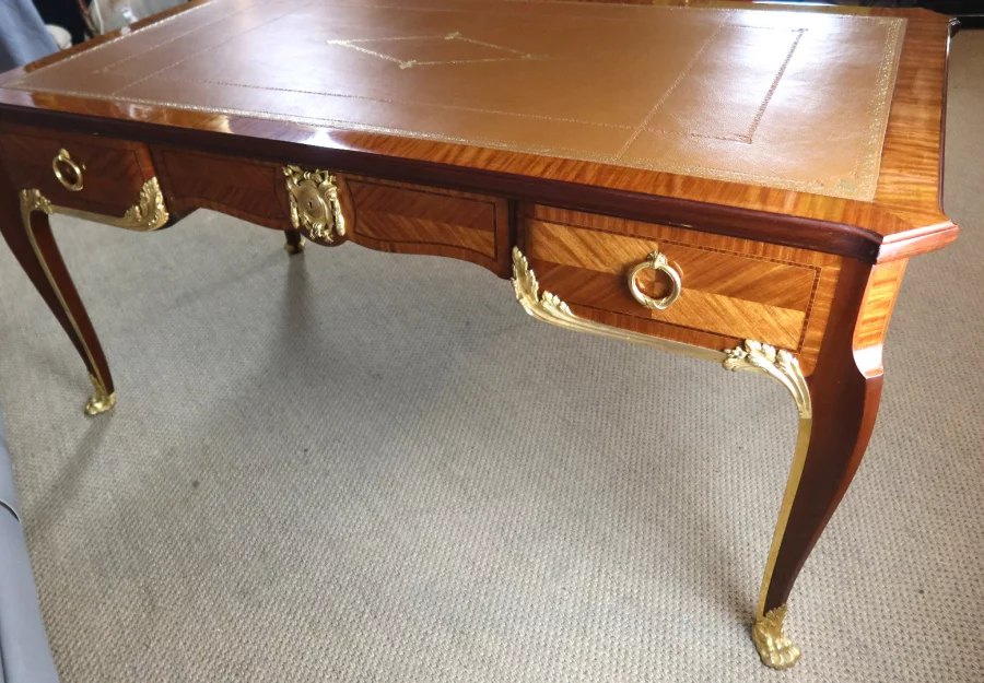 ESCRITORIO ESTILO LUIS XV