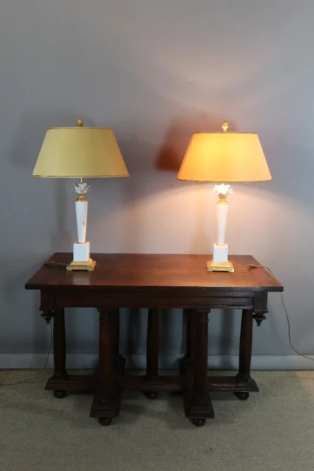 PAR DE LÁMPARAS DE MÁRMOL Y PORCELANA