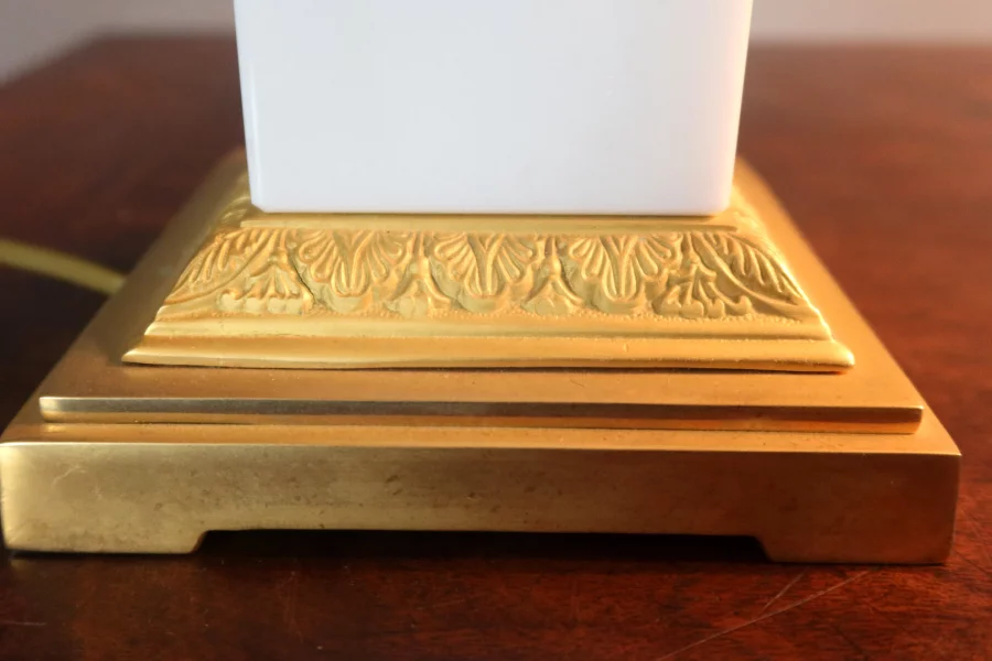 PAR DE LÁMPARAS DE MÁRMOL Y PORCELANA