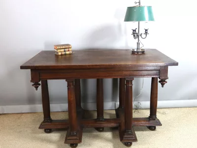 MESA DE ESTILO RENACENTISTA