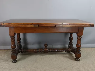 MESA EXTENSIBLE ESTILO LUIS XIII