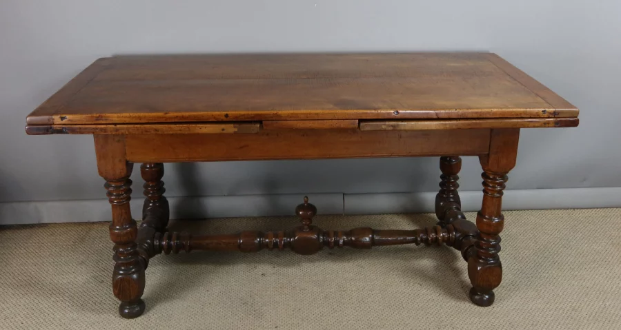 MESA EXTENSIBLE ESTILO LUIS XIII