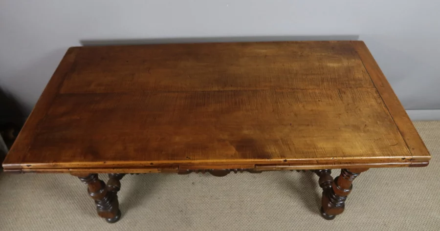 MESA EXTENSIBLE ESTILO LUIS XIII