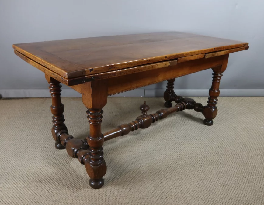 MESA EXTENSIBLE ESTILO LUIS XIII