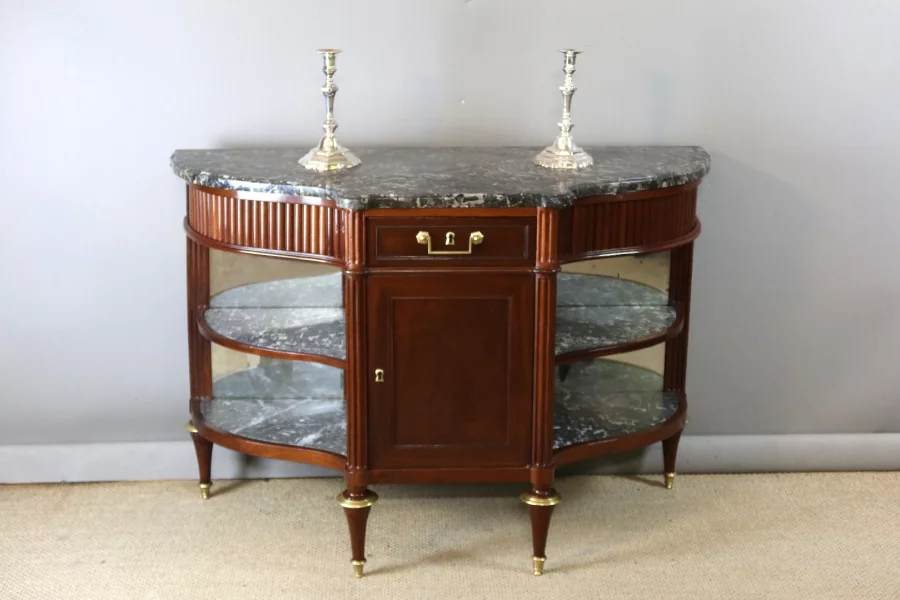 BUFFET DE LA ÉPOCA DE LUIS XVI