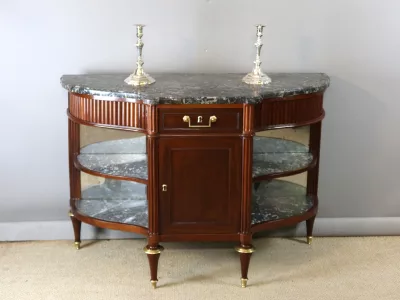 BUFFET DE LA ÉPOCA DE LUIS XVI