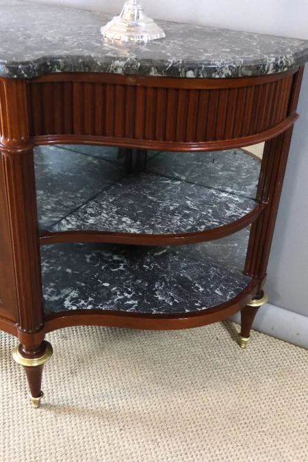 BUFFET DE LA ÉPOCA DE LUIS XVI