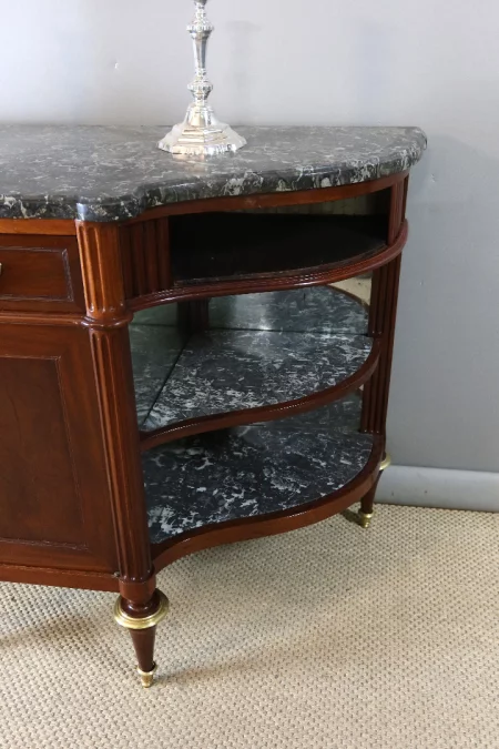 BUFFET DE LA ÉPOCA DE LUIS XVI