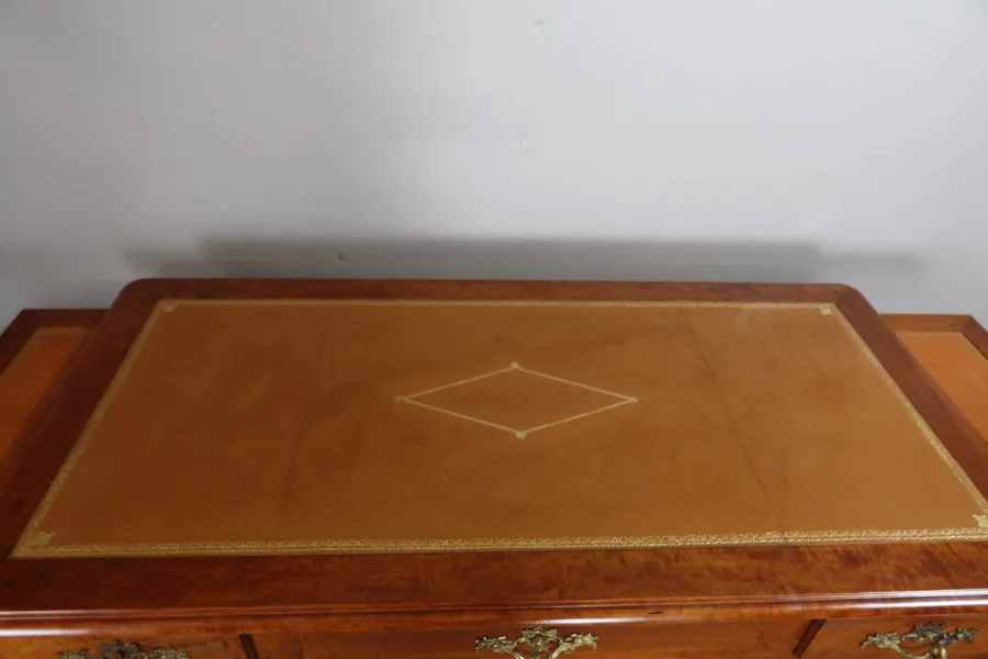 ESCRITORIO ESTILO LUIS XV