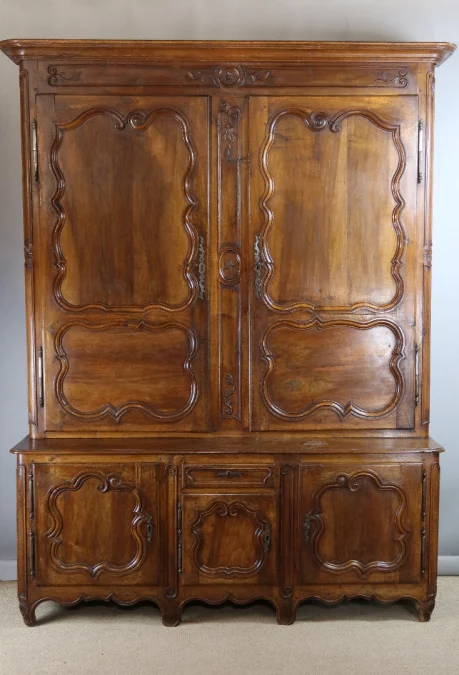 BUFFET FRANCÉS DEL SIGLO XVIII