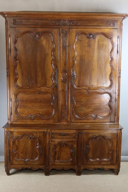 BUFFET FRANCÉS DEL SIGLO XVIII