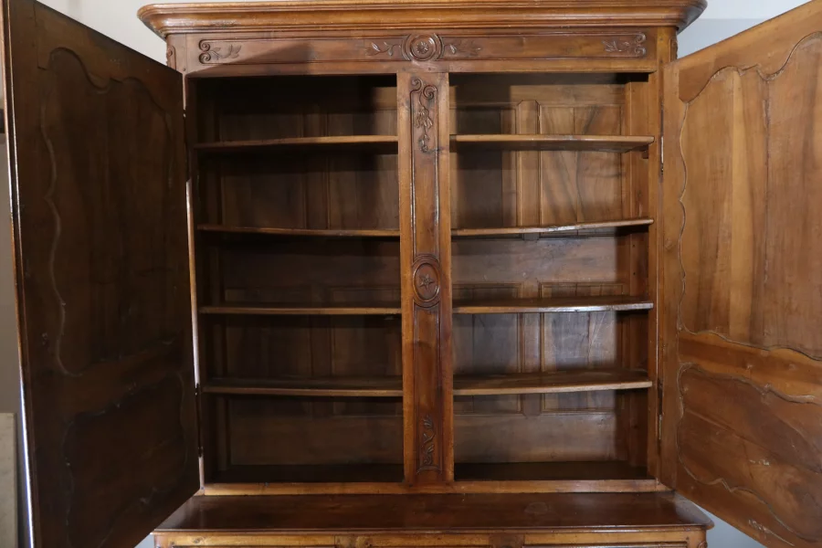 BUFFET FRANCÉS DEL SIGLO XVIII