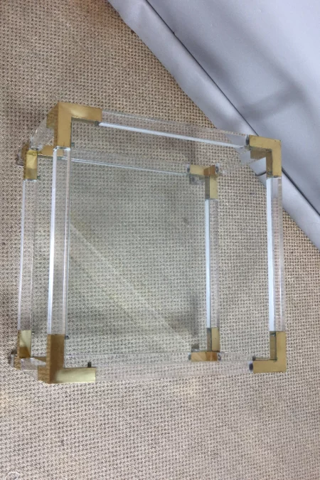 MESA AUXILIAR DE PLEXIGLÁS